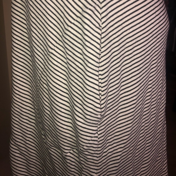 Soprano white/black stripe M dress with pockets! - Picture 7 of 7